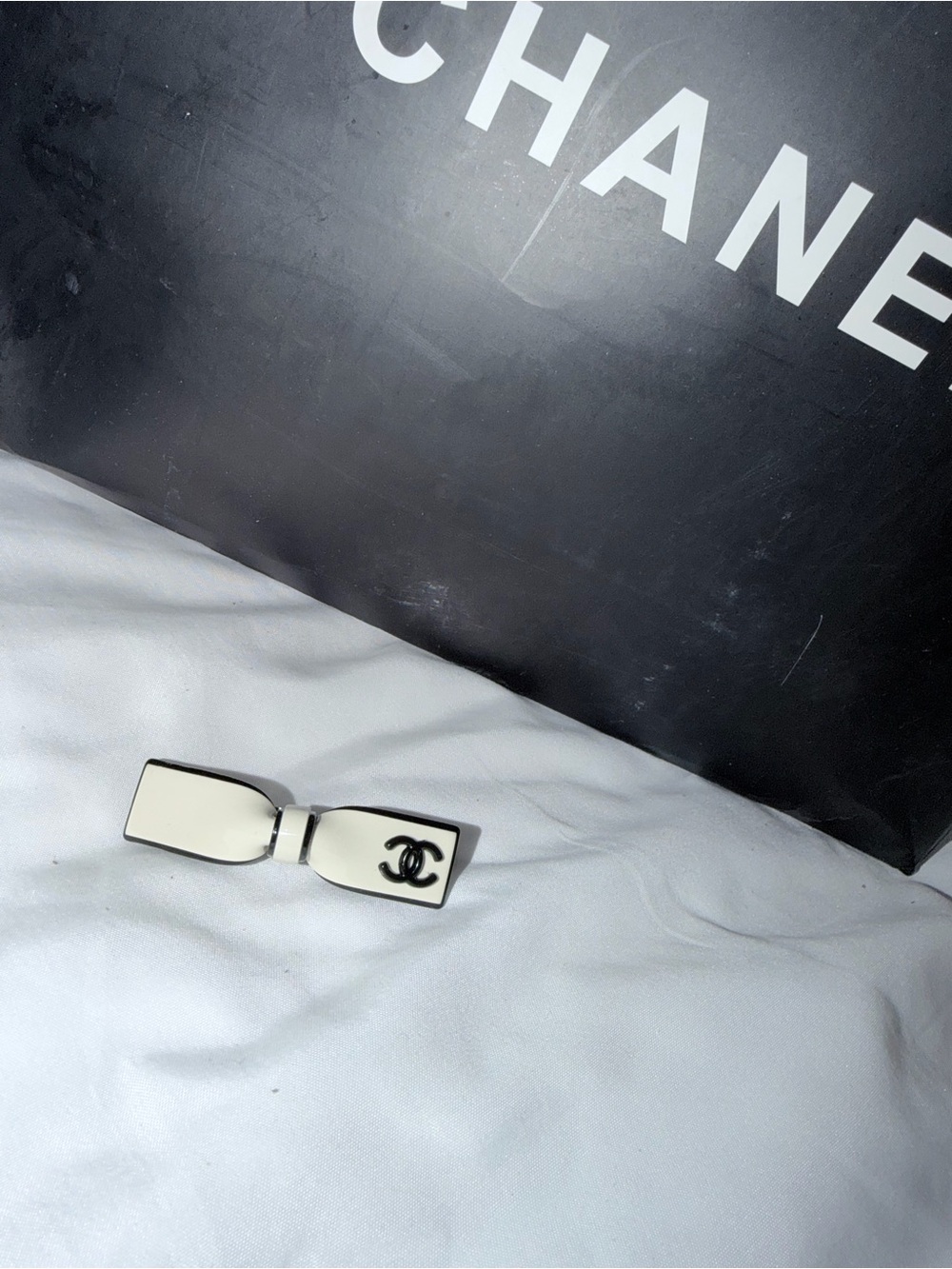 Fashion  White Enamel Bow Hair Clip with Black CC Logo